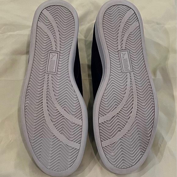 Navy Blue Puma Shoes - Like New - Picture 5 of 6